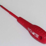 Отвертка шлицевая диэлектрическая Slotted 2,4х75 мм Jonnesway D19S275